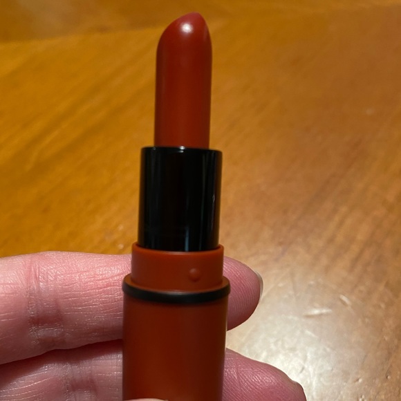 MAC Matte Lipstick Chili - Picture 7 of 16